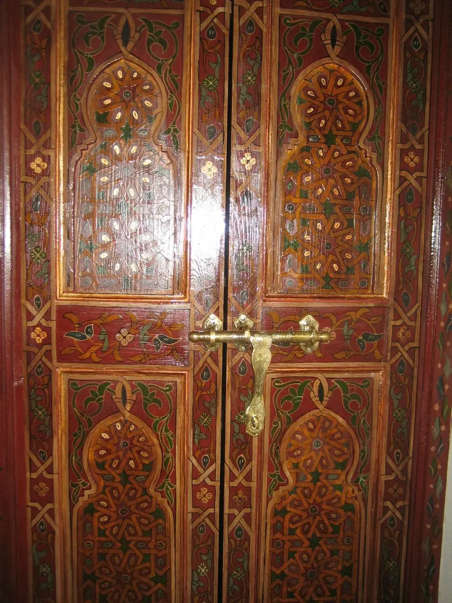 Chambre Double 04, la porte peinte