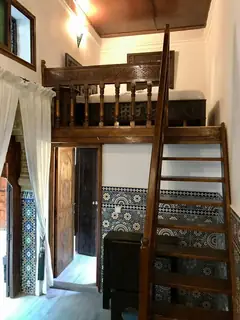 Voir : Chambre Triple, la mezzanine