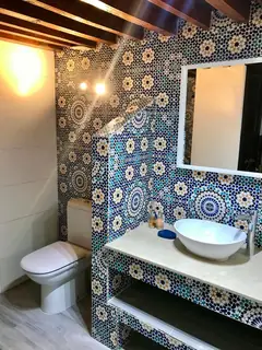 Voir : Chambre Triple, la salle de bains